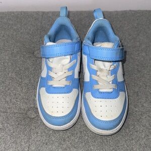 NIKE . SZ 10C Kids Blue and White NIKESneakers